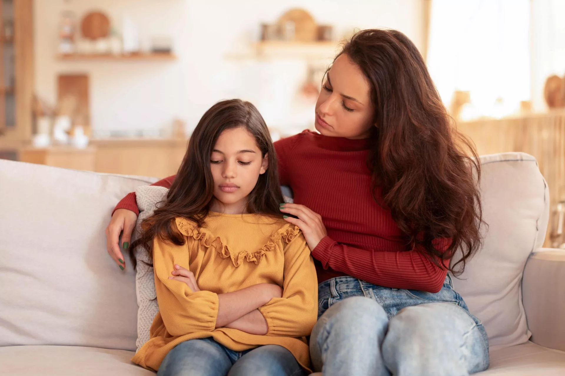 mum supporting her child during divorce